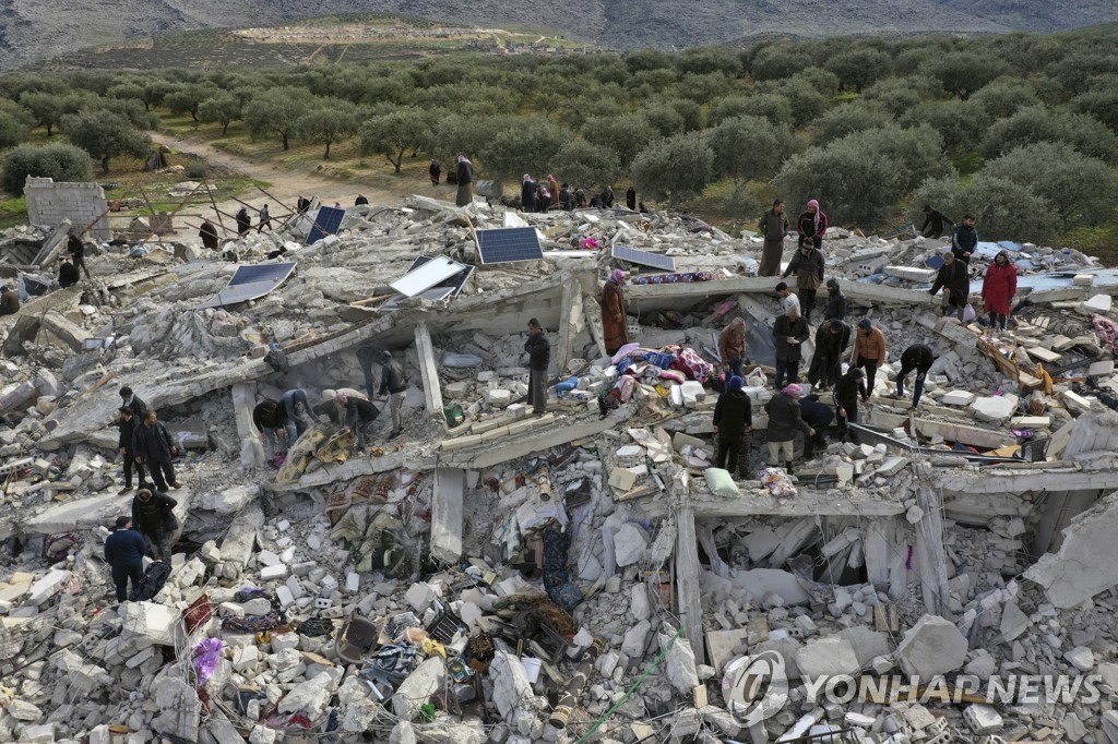 잔해만 남은 튀르키예 국경 인근 시리아 마을