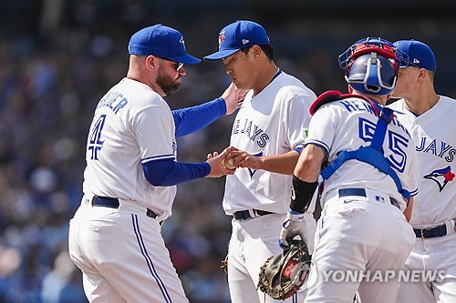 Hyun-Jin Ryu sends message in solid return to Jays rotation