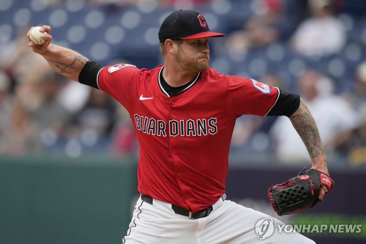삼성 출신 MLB '10승 투수' 라이블리, 팔꿈치 수술로 시즌 아웃