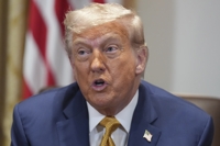 (2nd LD) Trump says S. Korea should pay for its own defense