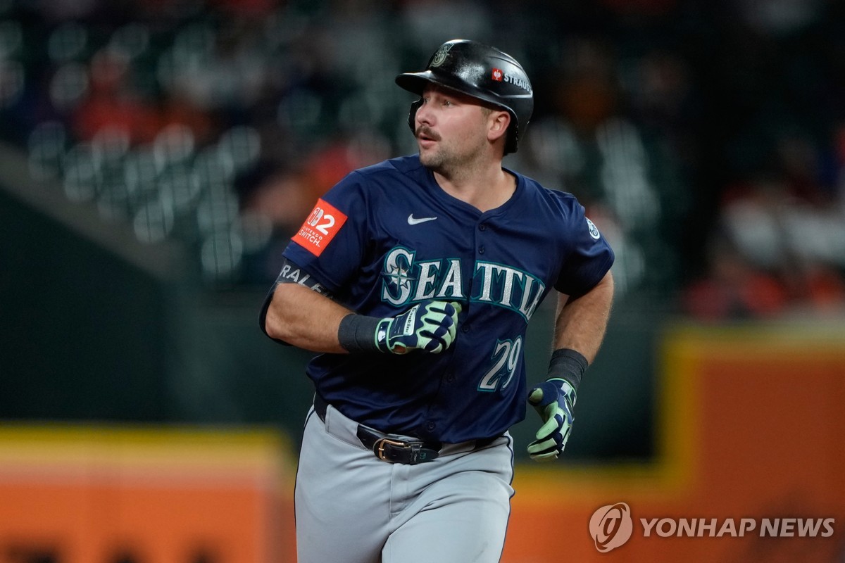 롤리 쐐기 투런포…시애틀, 디트로이트 잡고 ALCS까지 '1승'