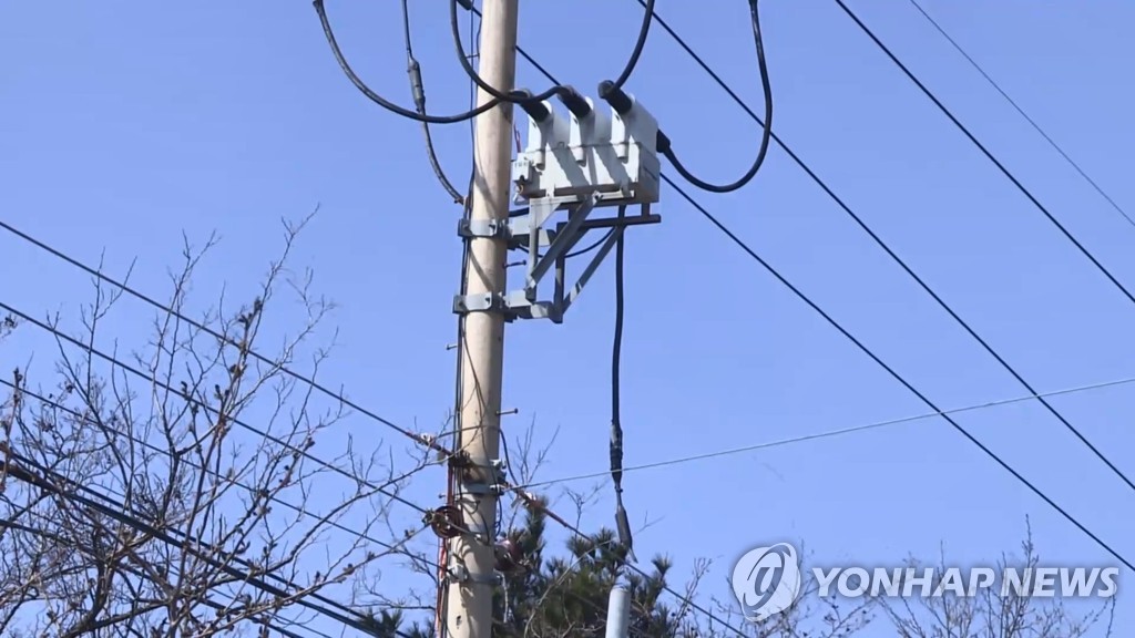 포천서 전신주 작업하던 60대 근로자 7ｍ 아래로 추락…