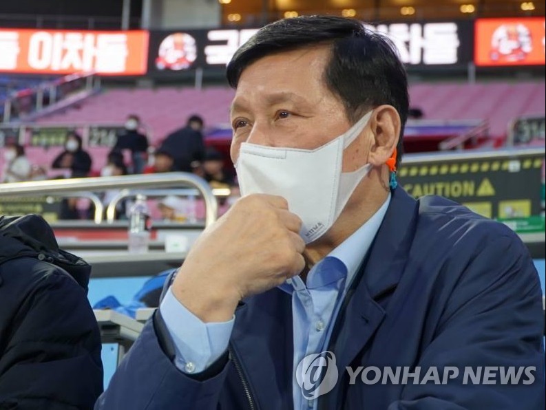 This April 8, 2022, file photo provided by the Korea Baseball Organization (KBO) shows KBO Commissioner Heo Koo-youn. (PHOTO NOT FOR SALE) (Yonhap)