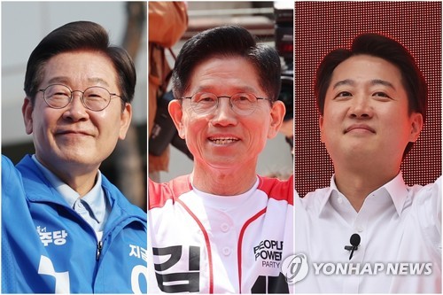  3-way race seen taking hold until Election Day as candidates focus on early voting