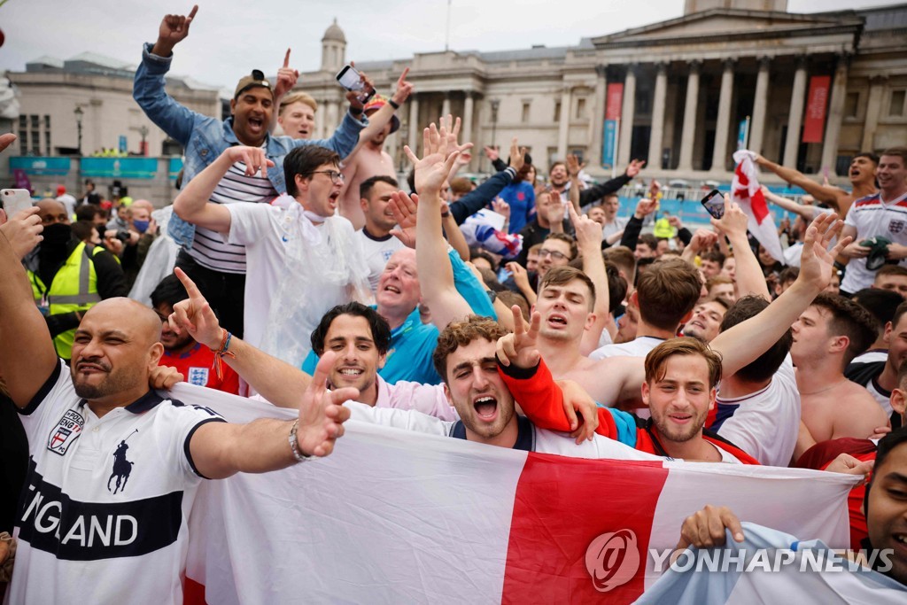 런던 시내 팬 존에 모인 유로 2020 잉글랜드 팬들