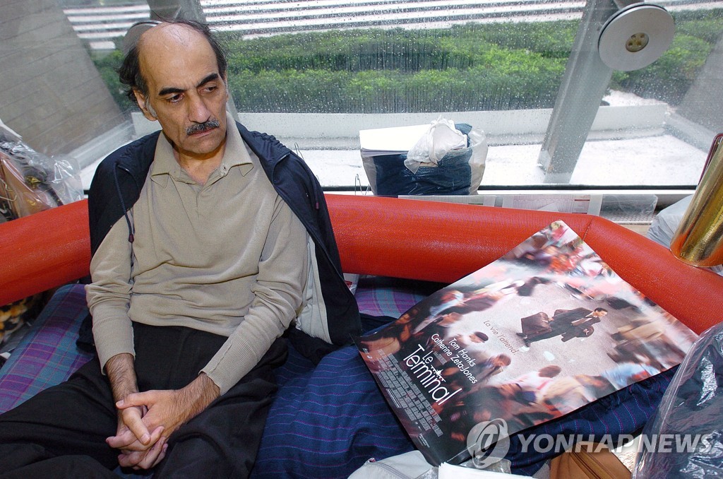 '터미널' 톰 행크스 실존인물, 18년간 살았던 파리 공항서 숨져 연합뉴스