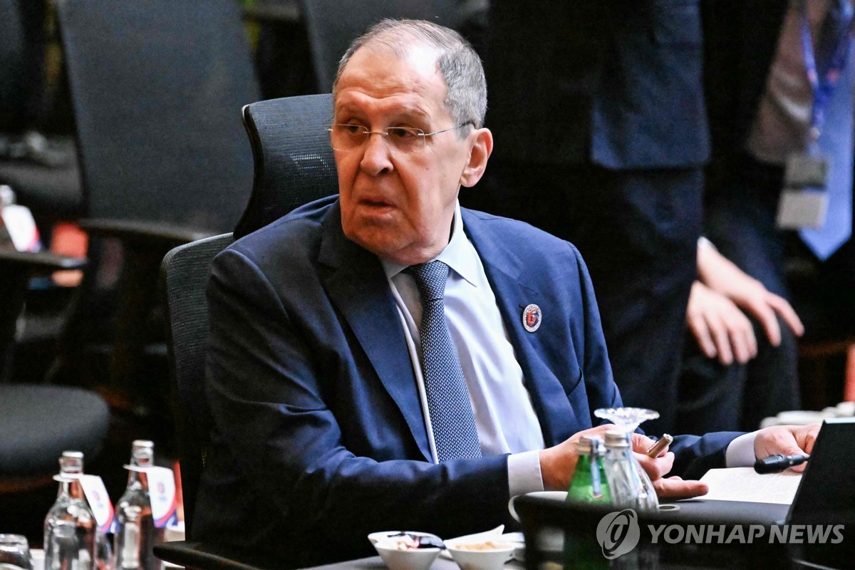 러 외무, 북한 원산 도착…방북 일정 시작
