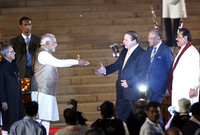 나와즈 전 파키스탄 총리 "인도는 달에 갔는데 파키스탄은 구걸"