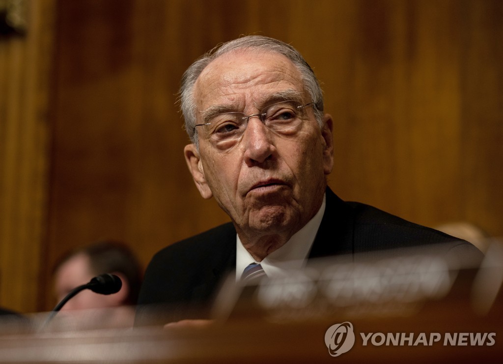 미 상원 법사위원회의 척 그래슬리 상원의원
