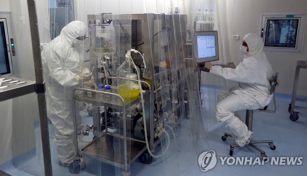 백신 개발 중인 쿠바 연구원들