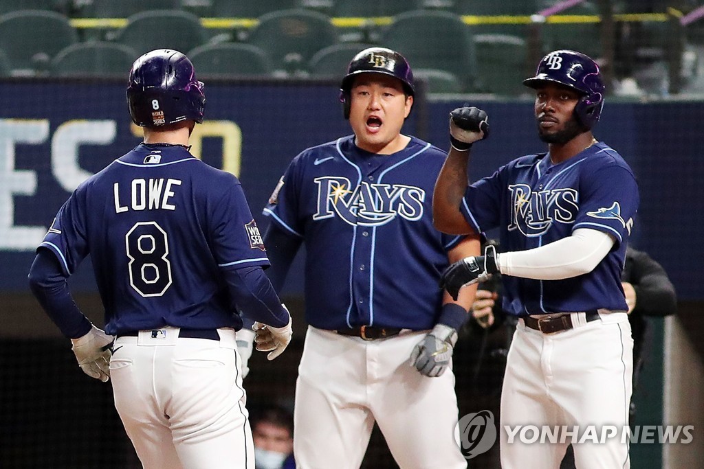 Rays' Choi Ji-man draws 2 walks off the bench in wild World Series victory