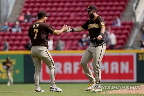 Ha-Seong Kim Career-High 4 Hit Game  김하성 커리어 첫 4안타