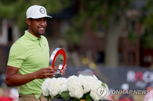 PGA 투어에서 '좋은 사람' 1등은 누구?…2주 연속 우승한 피나우