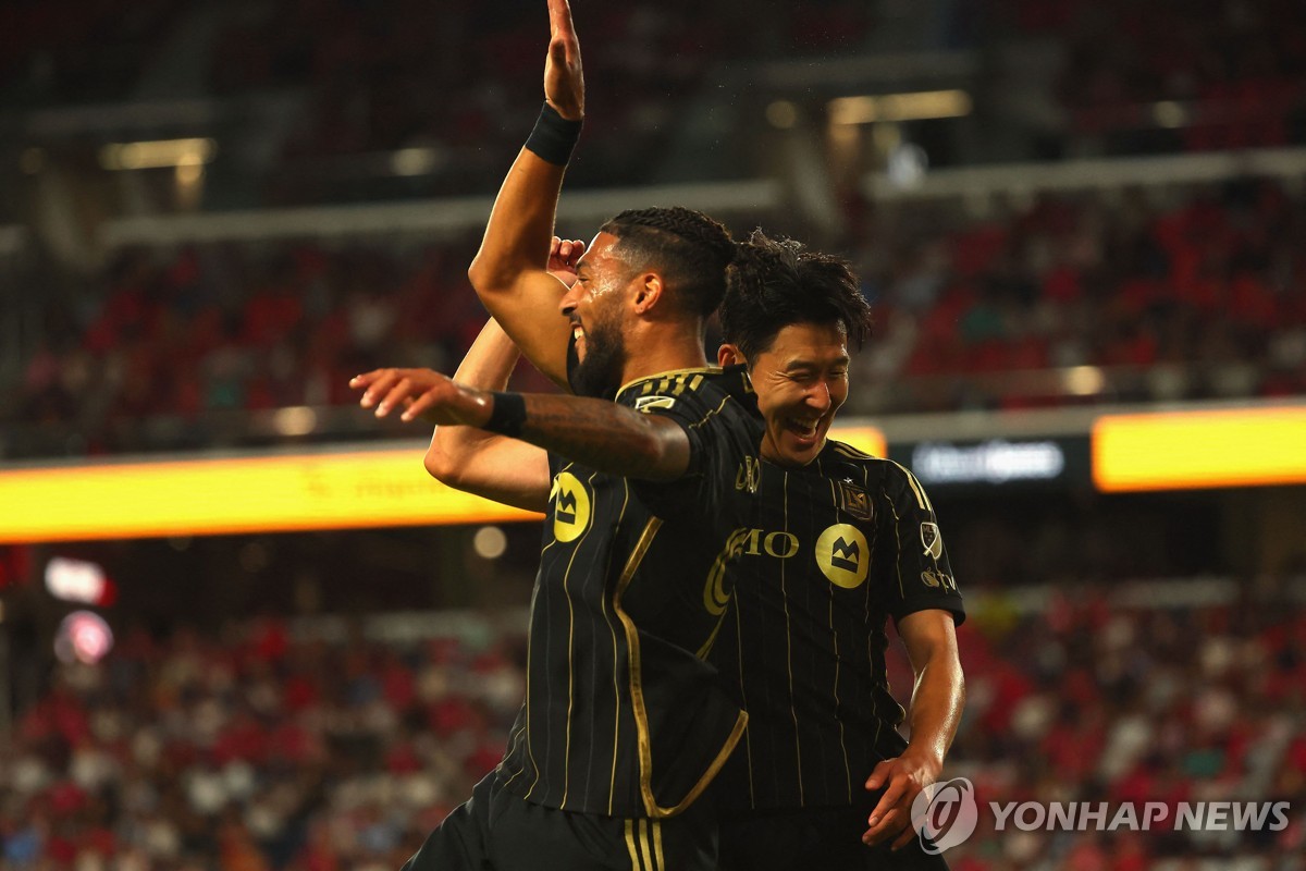 손흥민과 드니 부앙가