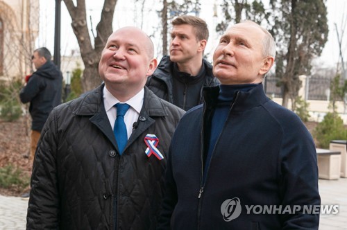 크림반도 예고 없이 방문한 푸틴 대통령
