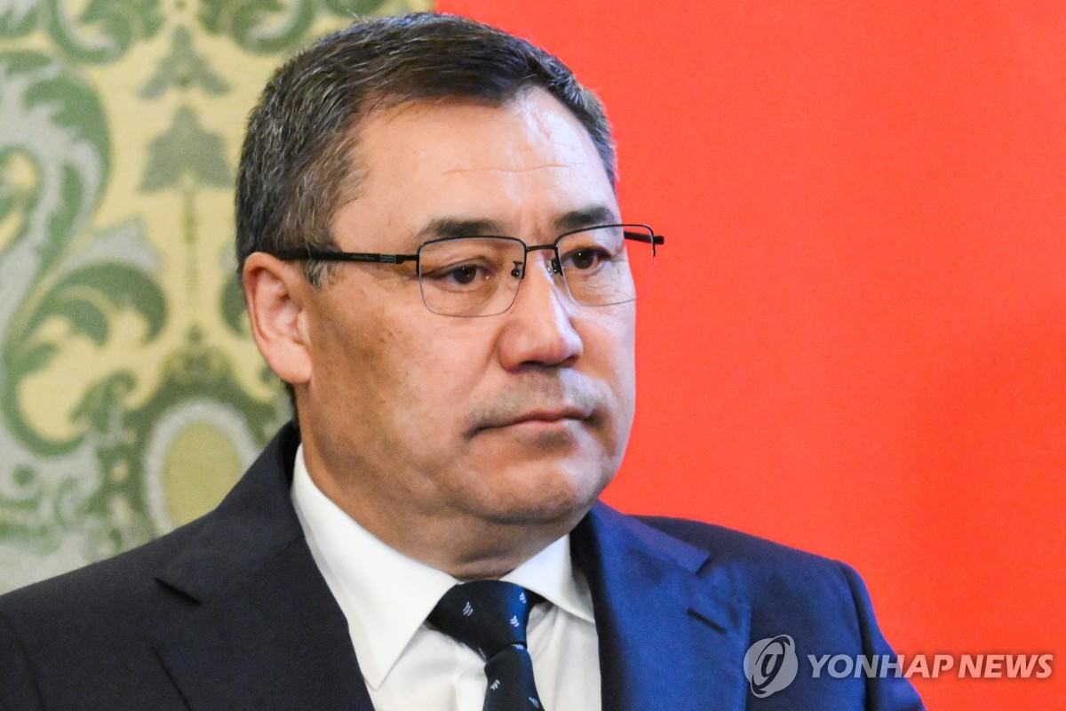 키르기스 대통령, '가짜뉴스 유포자에 벌금' 법안 서명