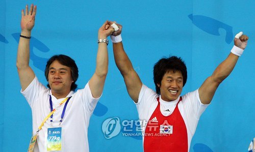 <올림픽> 사재혁, 한국 역도 16년 만에 금메달!
