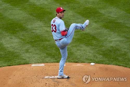 Cardinals sign top South Korean pitcher Kwang Hyun Kim