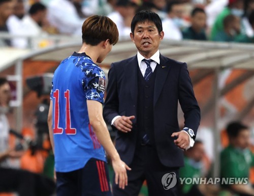 위기의 일본축구, 감독 교체하나…"호주 못 이기면 해임될 수도"