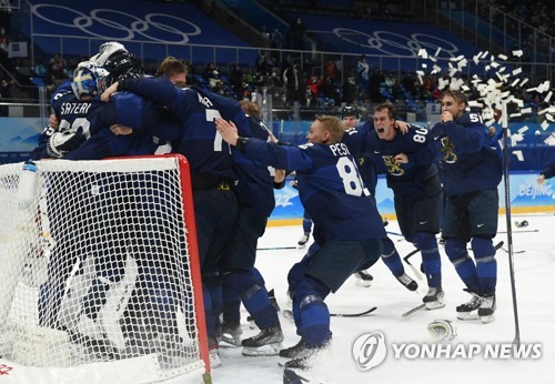 올림픽- 핀란드 남자 아이스하키, 역대 첫 우승…Roc에 2-1 역전승 | 연합뉴스