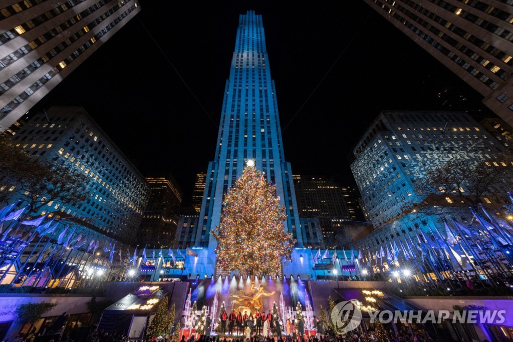 CHRISTMAS-SEASON/NEW YORK-TREE