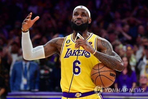 39세에도 건재한 '킹' 제임스…이제는 NBA의 '살아 있는 전설'