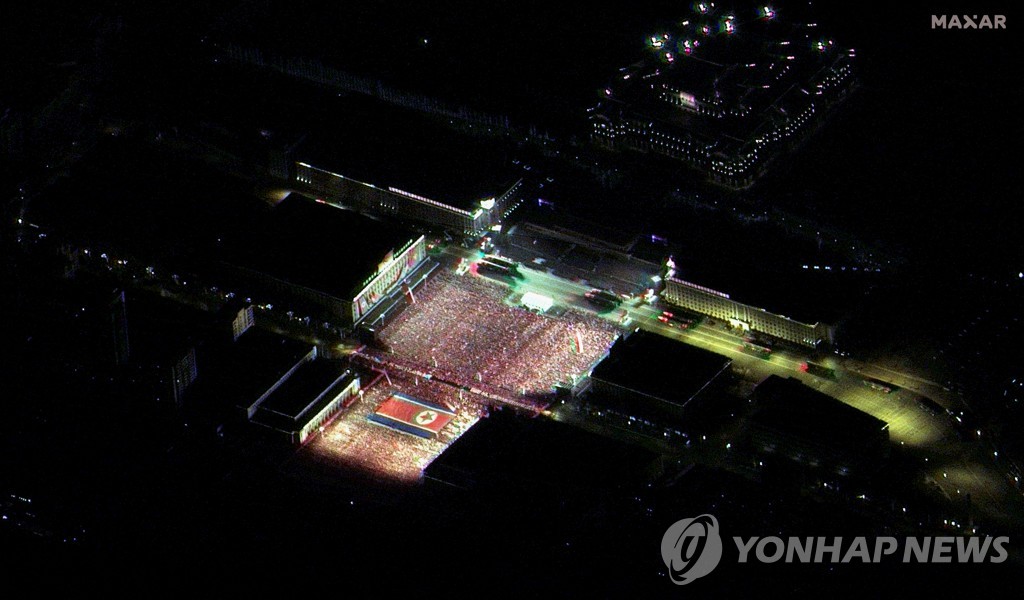 북한 열병식 위성사진