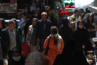 이란서 히잡 미착용 여성 손님 받은 155개 업소 '영업 정지'
