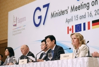 독일 환경장관, G7 회견서 日에 반발…
