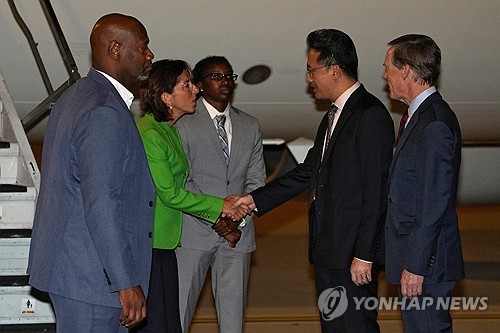 美상무장관 방중 일정 시작…美中, 반도체 수출규제 등 논의