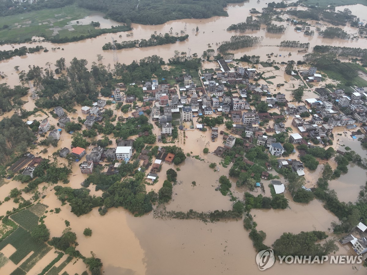 11일 폭우로 침수된 중국 광시좡족자치구 허푸현