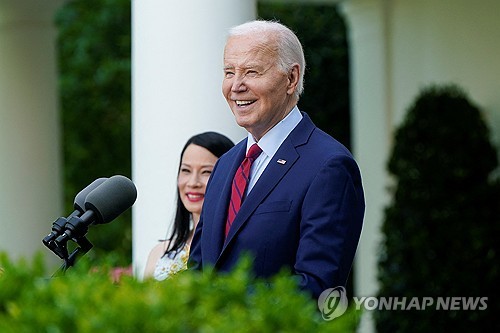  Biden unveils tariff hikes on Chinese EVs, solar cells, semiconductors, other imports