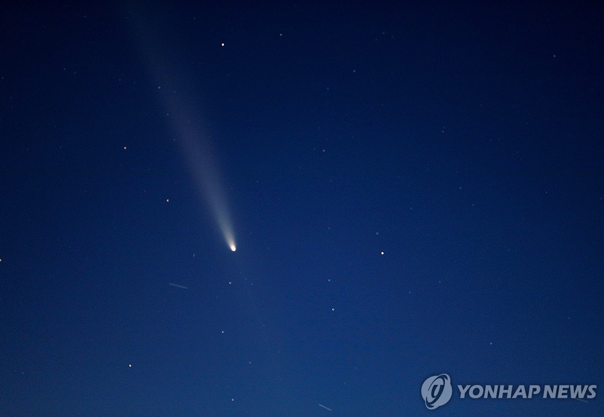 올해 혜성 중 가장 밝은 위성…쯔진산-아틀라스 혜성 관측 | 연합뉴스