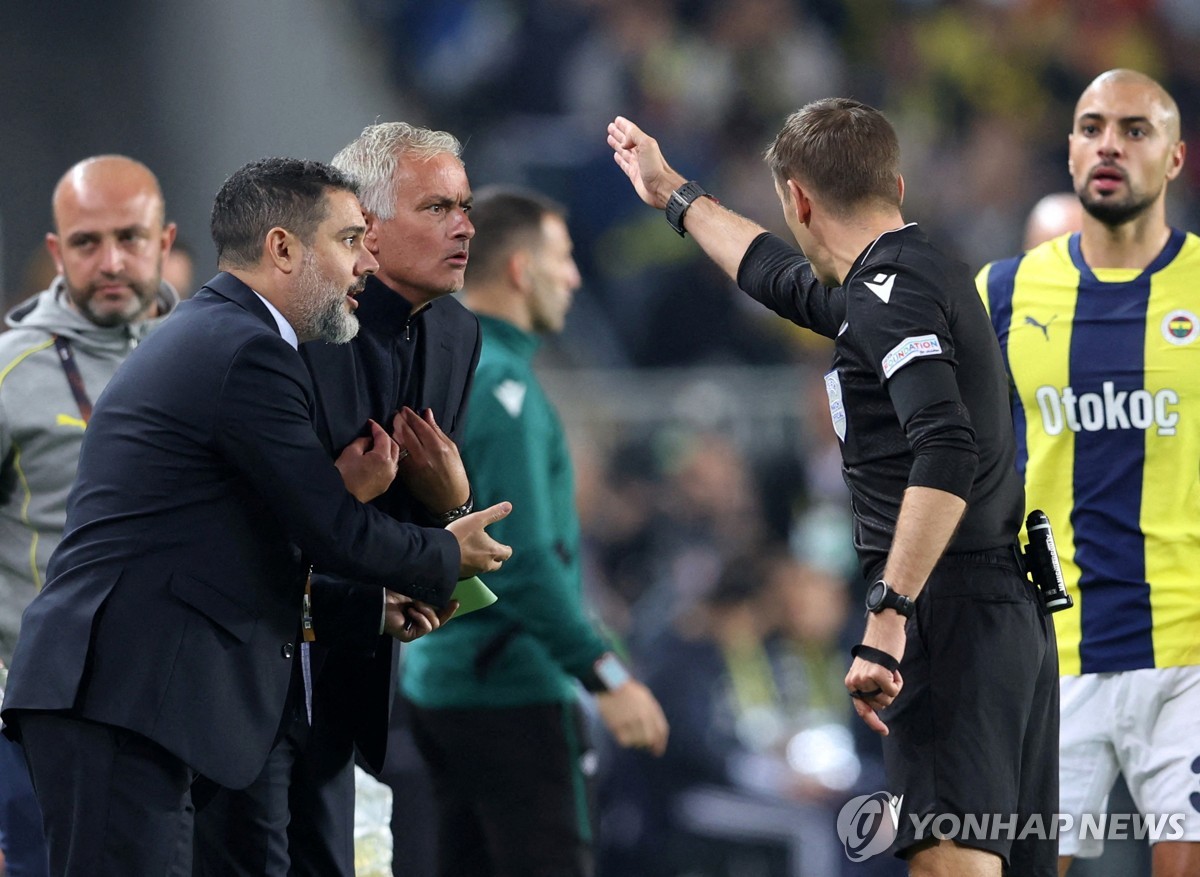 맨유, 페네르바체와 UEL 3차전 '모리뉴 더비'서 1-1 비겨