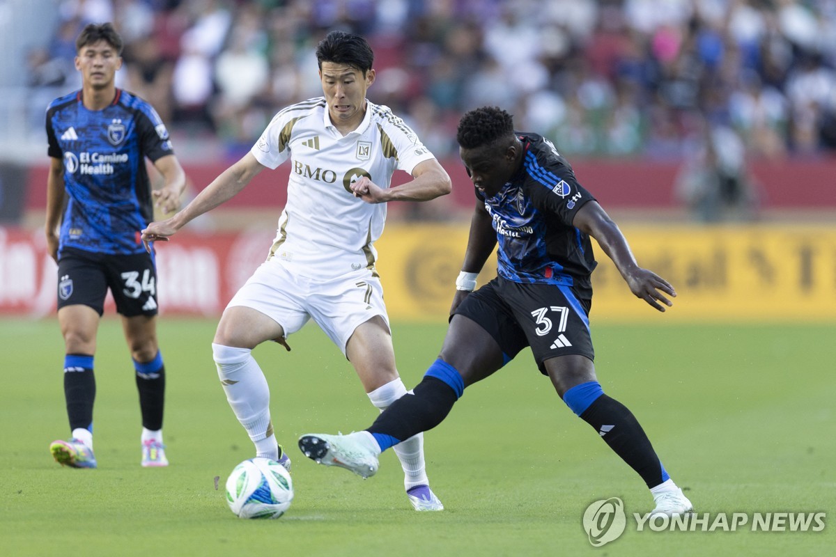 새너제이와의 경기에 출전한 손흥민