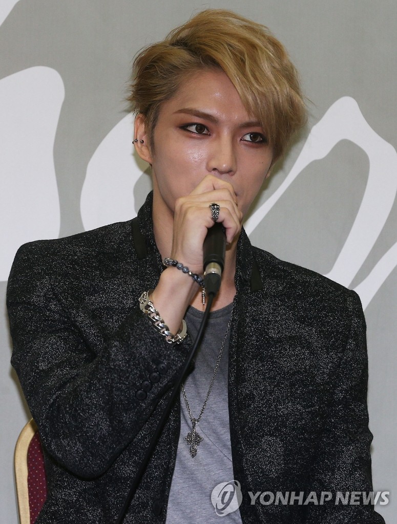 ジェジュンさん韓国ファンカフェ人形