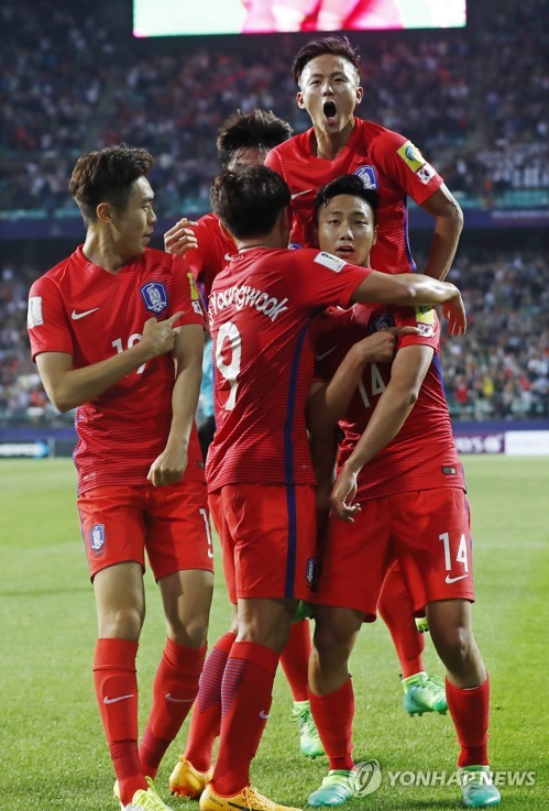 韓国があすポルトガル戦 ソウルで街頭応援 サッカーｕ２０ｗ杯 聯合ニュース