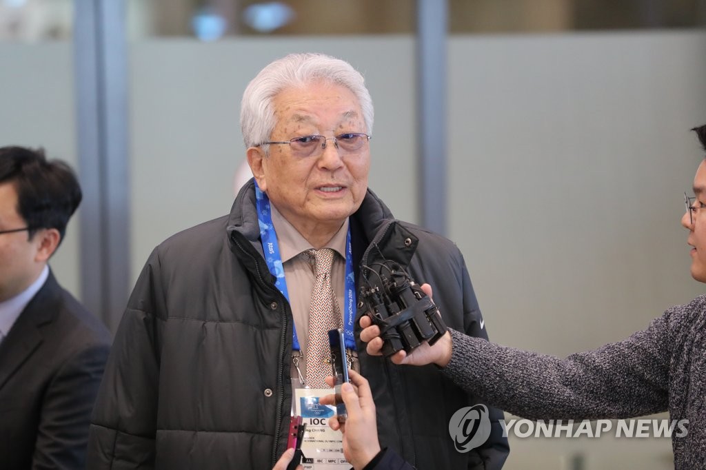 朝鲜籍国际奥委会委员张雄访韩