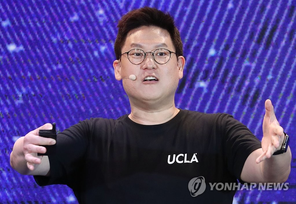 방한한 데니스 홍 | 연합뉴스