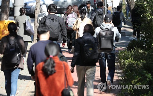 금융·재정 공공기관 직원 연봉 9천만원 돌파…채용은 축소