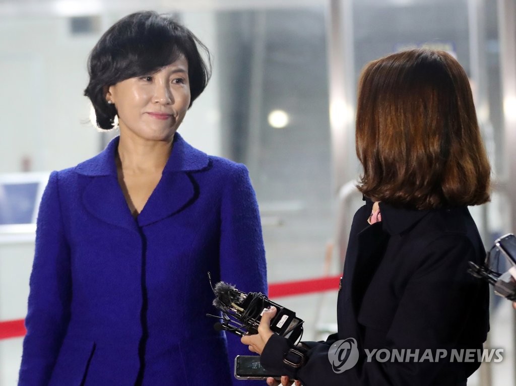 경찰 조사 마친 김혜경씨, 취재진 질문엔 묵묵부답