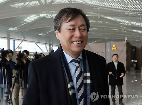 도종환 장관, 북한·IOC와 3자 회동 위해 스위스로 출국