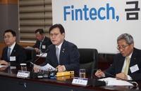 Banks to fully open payment systems to fintech firms: regulator