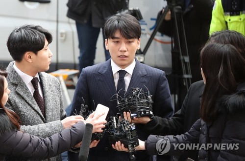 (2e LD) Scandales sexuels : interrogatoire de Jung Joon-young et Seungri