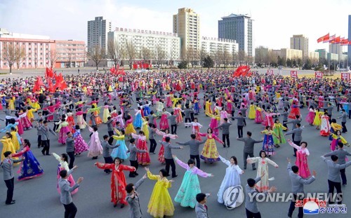 시진핑, 北김정은 국무위원장 재추대에 "열렬히 축하"