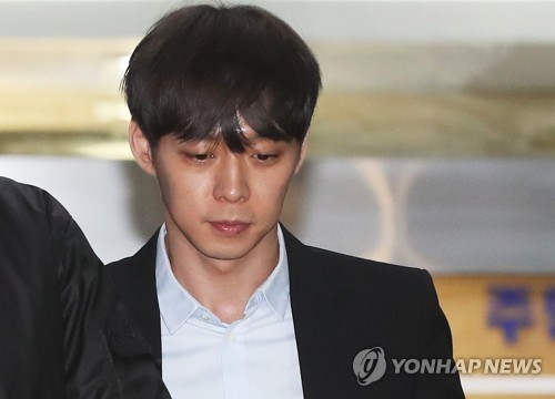 (LEAD) Le test de dépistage de drogue du chanteur Park Yoo-chun est positif