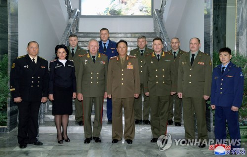 Russian defense delegation in N.K.