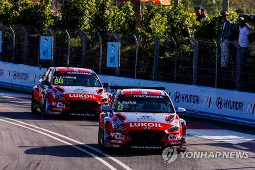 Hyundai wins WTCR opener