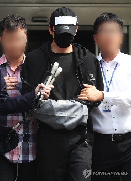 (LEAD) Popular actor accused of sexual assaults referred to prosecution