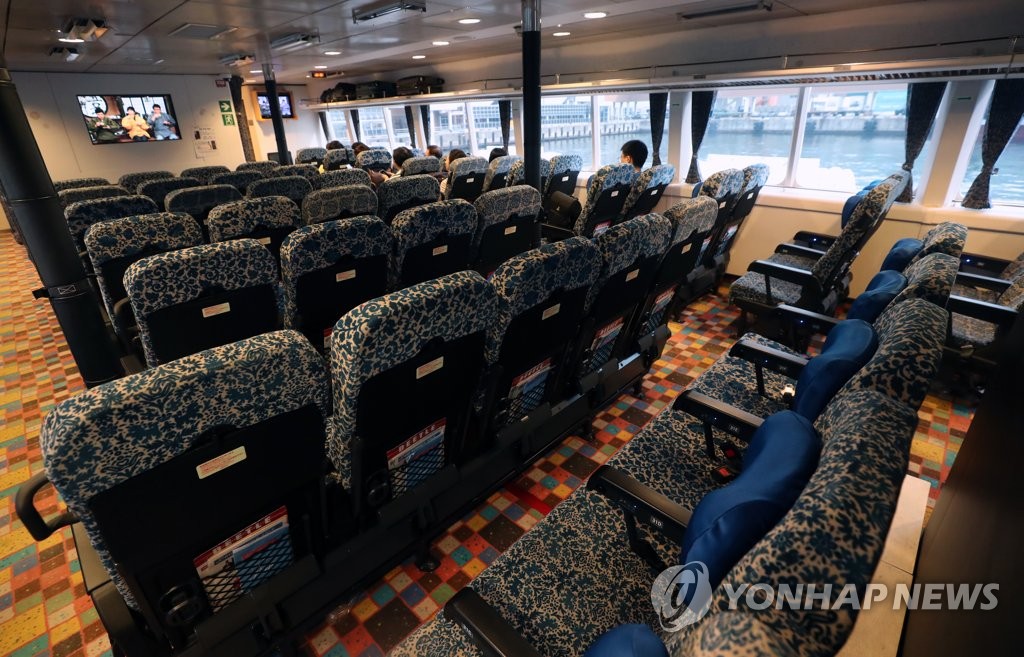 釜山―対馬の旅客船乗客９５％減　１日６隻から１隻に＝航空旅客は回復傾向